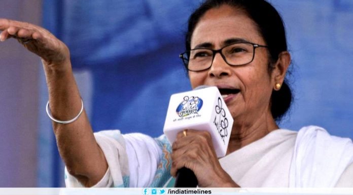 Mamata Banerjee Criticises Center