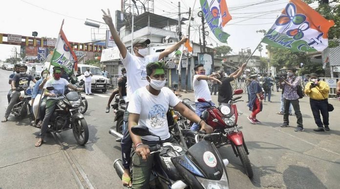 Hundreds of BJP workers flee Assam fearing Bengal violence Hundreds of BJP workers flee Assam fearing Bengal violence