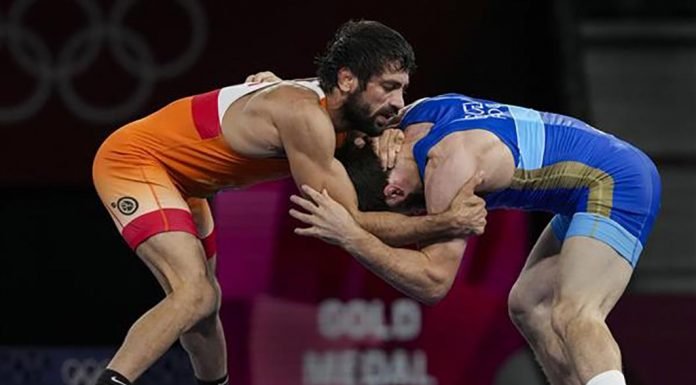 Tokyo Olympics: Gold dream broken- Bajrang Punia now hopes for bronze