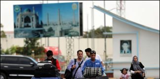 Taliban attacks women and children at Kabul airport - promises to keep peace