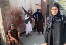 US reporter Clarrisa Ward appeared in burqa as soon as Talibani was captured