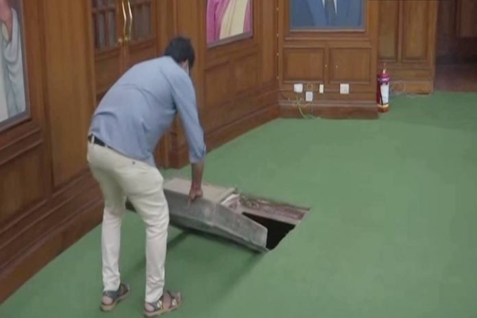 Tunnel found in Delhi Assembly- part of it connected to Red Fort