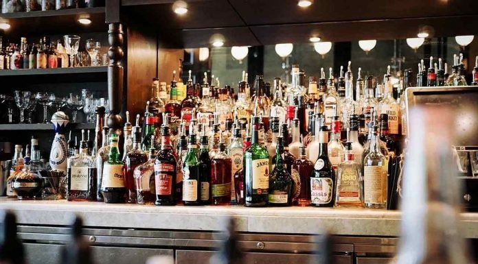 260 private liquor shops will be closed in Delhi from today only 460 government shops will be sold